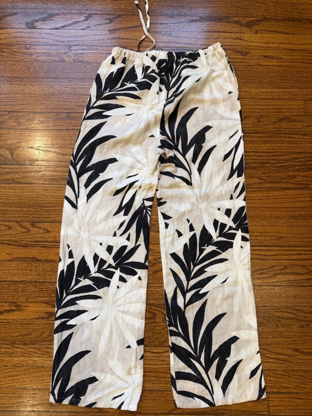 Bella Dahl Wide Leg Drawstring Pant in Maui Palm Print - Picture 5 of 9